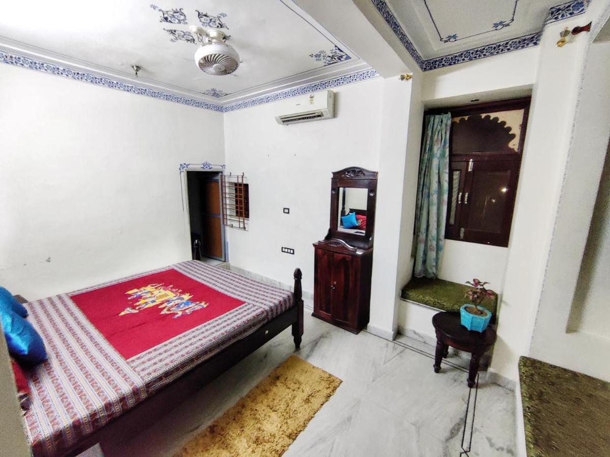 Whereabout Hostel Udaipur Exterior photo